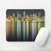 Seattle skyline 's nachts met reflectie muismat (Met muis)