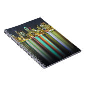 Seattle skyline 's nachts met reflectie notitieboek (Rechterzijde)