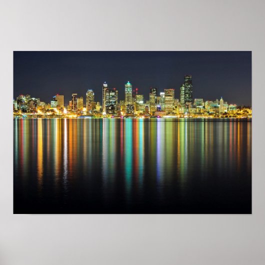 Seattle skyline 's nachts met reflectie poster (Voorkant)