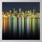 Seattle skyline 's nachts met reflectie poster (Voorkant)
