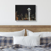 Seattle skyline 's nachts, met Space Needle. Canvas Afdruk (Insitu (Slaapkamer))