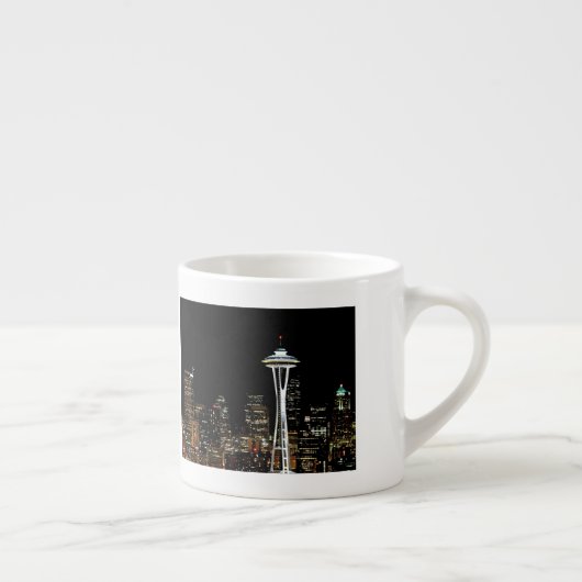 Seattle skyline 's nachts, met Space Needle. Espresso Kop (Rechts)