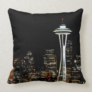 Seattle skyline 's nachts, met Space Needle. Kussen