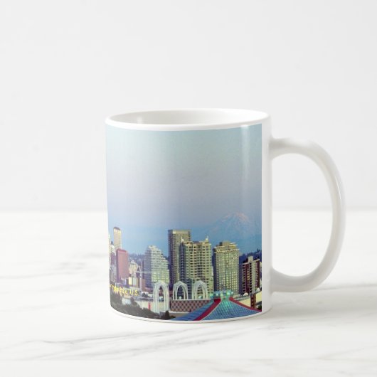 Seattle with Mount Rainier, Washington State, VS Koffiemok (Rechts)