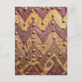 Sectie van geborduurd weefsel met goudplaquette briefkaart (Voorkant)