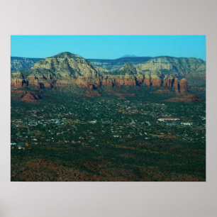 Sedona en Coffee Pot Rock vanuit de lucht Poster