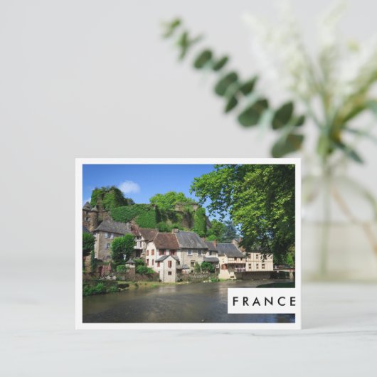 Segur-le-Chateau in Frankrijk briefkaart witte lij (Staand voorkant)