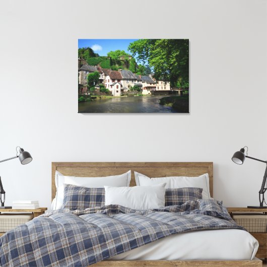 Segur-le-Chateau in Frankrijk canvas print (Insitu (Slaapkamer))