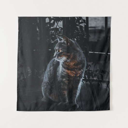 SELECTIEVE FOCUS VAN SILVER TABBY CAT WANDKLEED (Voorkant)