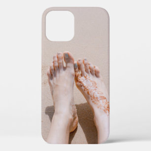 Selectieve focusfoto's van voetjes met tattoo op Case-Mate iPhone case