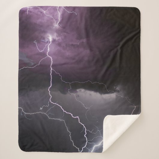 SELECTIVE PHOTOGRAPHY OF WHITE THUNDER SHERPA DEKEN (Voorkant)