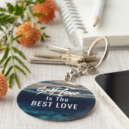 Self Love is the Best Love Button Sleutelhanger (Zijkant)