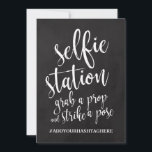 Selfie Station Krijtbord Betaalbaar Bord<br><div class="desc">Een elegant, geavanceerd trouwbord, met de tekst "selfie station, pak een prop en sla een pose" in een extraverte script lettertype, de borsteltextuur voegt een spontaan en speels gevoel toe. De achtergrondkleur kan worden gepersonaliseerd volgens uw behoeften en voorkeuren, neem contact met me op als u een speciale vraag heeft....</div>