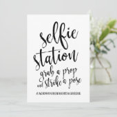 Selfie-station - zwart en wit - betaalbaar teken kaart (Staand voorkant)