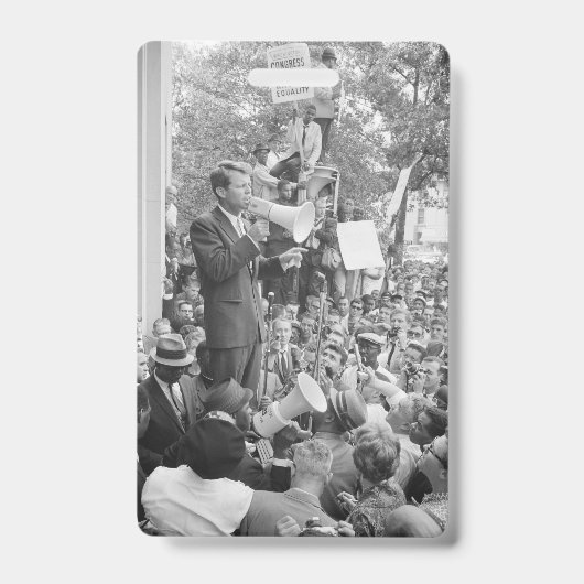 Senator Robert Kennedy voert campagne voor de Amer Badge (Voorzijde)