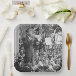 Senator Robert Kennedy voert campagne voor de Amer Papieren Bordje