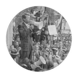 Senator Robert Kennedy voert campagne voor de Amer Snijplank