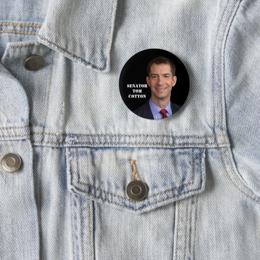Senator Tom Cotton Ronde Button 5,7 Cm (In situ)