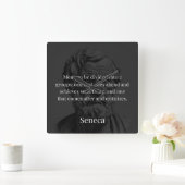 Seneca's Division: De Doers en de Critici Vierkante Klok (Huis)