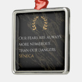 Seneca's Insight: Angsten in vergelijking met echt Metalen Ornament (Links)