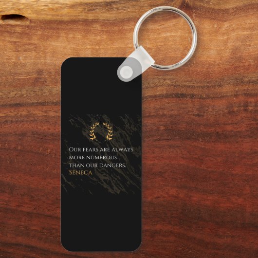 Seneca's Insight: Fears Compared to Real Dangers Sleutelhanger (Achterkant)