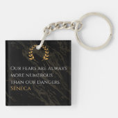 Seneca's inzicht: angsten vergeleken met echte gev sleutelhanger (Achterkant)