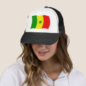 Senegalese Vlag Hoed Trucker Pet (In situ)