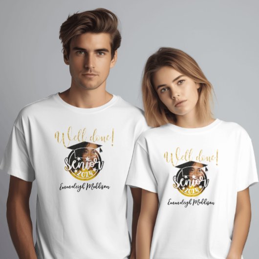 Senior 2024 Fototypografie Monogram Goed gedaan! T-shirt