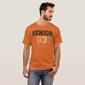 Senior 2037 Retro Vintage friends T-shirt (Voorkant volledig)