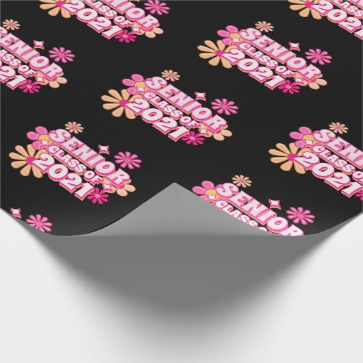 Senior Klasse van 2021 Afstuderen Roze Retro Patte Cadeaupapier (Hoek)