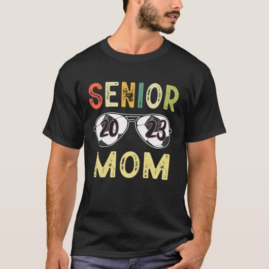 Senior Mom 2023 Proud Mom Soccer Lover Senior Grad T-shirt (Voorkant)