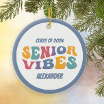 Senior Vibes Klasse van het Afstudeerder van 2025 Keramisch Ornament<br><div class="desc">Een leuk retro aandenken cadeau voor de afstuderende senior. Dit kerstornament toont de stijltekst uit de jaren zeventig met de tekst "senior vibes". Personaliseer met de naam van het afstudeerder.</div>