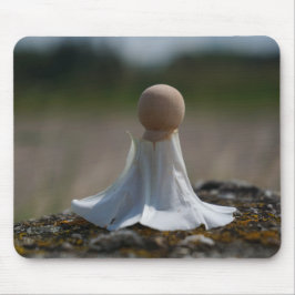 Sensueel gehuld poppetje in een bloemen jurkje. muismat