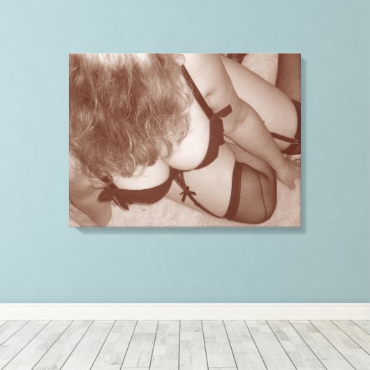 Sensuous Vrouw in lingerie, volwassen natuurlijke  Canvas Afdruk (Insitu (Houten vloer))