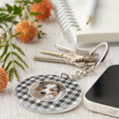 Sentimental Pet Photo Dark Grey Plaid Art Sleutelhanger (Voorkant Rechts)