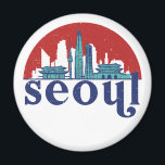 Seoul Korea Retro Sun City Skyline Cityscape Art Magneet<br><div class="desc">en retro-stadsplan met prachtige skyline, toeristische attractie en cityscape art. Koelwolkenkrabber en bouwartikelen voor silhouette-illustratie voor toeristen en reizigers. Perfect als souvenir om terug naar huis te brengen wanneer je over de hele wereld reist. Bespaar de herinnering aan uw reis en vakantie met familie en vrienden. De achtergrondkleur kan aan...</div>