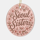 Seoul Sisters Korea Reis Herinnering Keramische Ve Keramisch Ornament (Links)