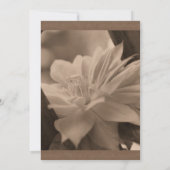 Sepia Clematis Flower Wedding Invitation Kaart (Achterkant)