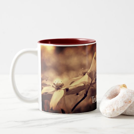 Sepia Dogwood Flowers Persoonlijk Tweekleurige Koffiemok (Met donut)
