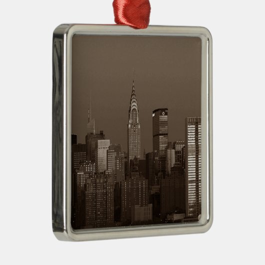 Sepia New York City Skyline Metalen Ornament (Rechts)
