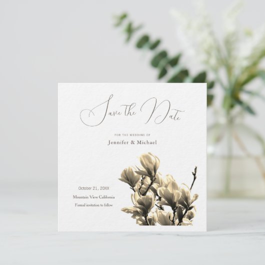 Sepia Professionele Minimalistische Bloemenmagnoli Save The Date (Staand voorkant)
