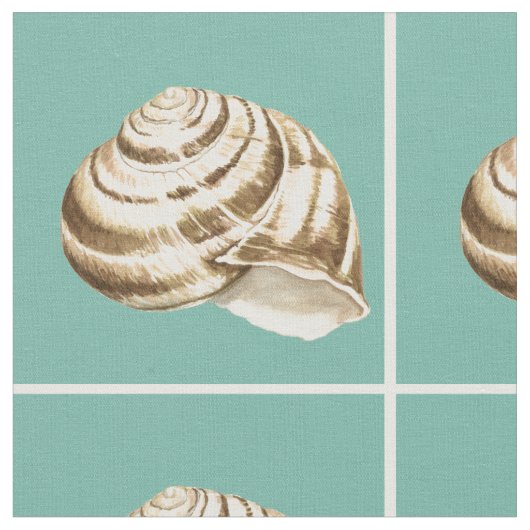 Sepia Striped Shell op Blauwgroen Stof (Close Up)