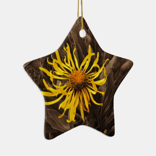 Sepia tone Yellow wildbloemen Keramisch Ornament (Rechts)