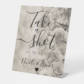 Sepia Vintage Bloemen Calligrafie Neem een Shot Reclamebord Met Voetstuk
