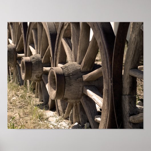 Sepia Wagenwielen Poster (Voorkant)