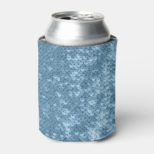 Sequin Fabric: Sky Blue Shimmer. Blikjeskoeler (Blikje Voorkant)