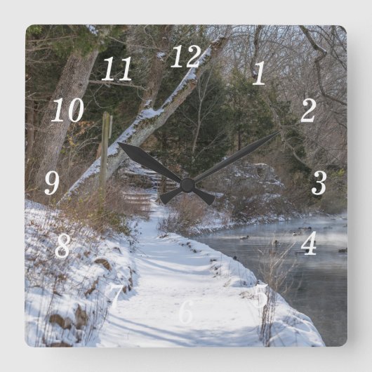 Sequiota Winter Walk Wall Clock Vierkante Klok (Voorkant)