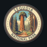 Sequoia National Park Illustratie Reiskunst Magneet<br><div class="desc">Sequoia vectorkunstwerk ontwerp. Het park bevat het hoogste punt in de aangrenzende Verenigde Staten,  Mount Whitney,  en is ten zuiden van het Nationaal Park van Kings Canyon.</div>