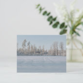 Seren landschap van besneeuwd bos briefkaart (Staand voorkant)