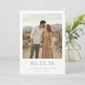 Serene Aardse Romantische Foto Save The Date (Staand voorkant)